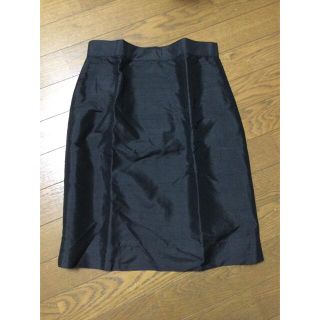 新品　シルク100% 絹100% スカート　伊勢丹新宿店購入(ひざ丈スカート)