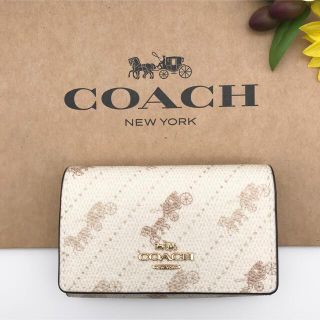 コーチ(COACH)のCOACH ファイブ リング キーケース ホースアンドキャリッジ クリーム 新品(キーケース)