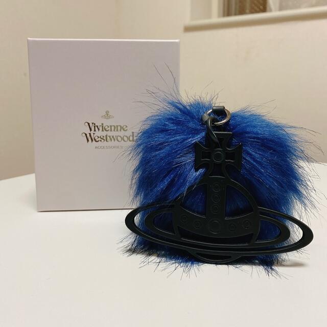 Vivienne Westwood(ヴィヴィアンウエストウッド)のヴィヴィアン　ファー　キーホルダー レディースのファッション小物(キーホルダー)の商品写真