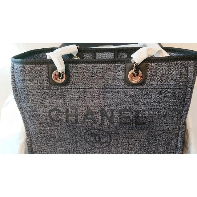 CHANEL(シャネル)のシャネルドーヴィル レディースのバッグ(ショルダーバッグ)の商品写真