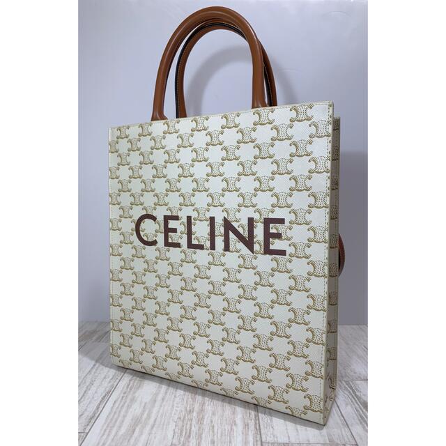 celine(セリーヌ)の定価18.7万/完売品☆セリーヌ スモールバーティカルカバキャンバスホワイト レディースのバッグ(ショルダーバッグ)の商品写真