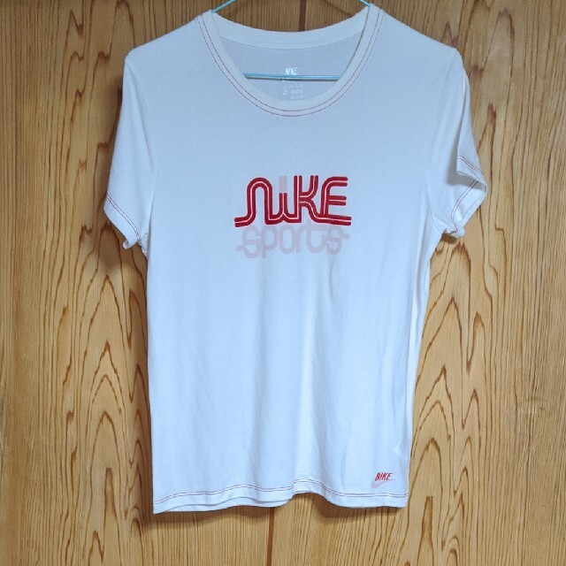 NIKE(ナイキ)の🎾綺麗です☀ナイキのTシャツ レディースのトップス(Tシャツ(半袖/袖なし))の商品写真