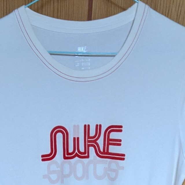 NIKE(ナイキ)の🎾綺麗です☀ナイキのTシャツ レディースのトップス(Tシャツ(半袖/袖なし))の商品写真