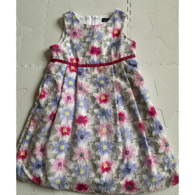 BeBe(ベベ)のBeBe  べべ♡ワンピース♡110 キッズ/ベビー/マタニティのキッズ服女の子用(90cm~)(ワンピース)の商品写真