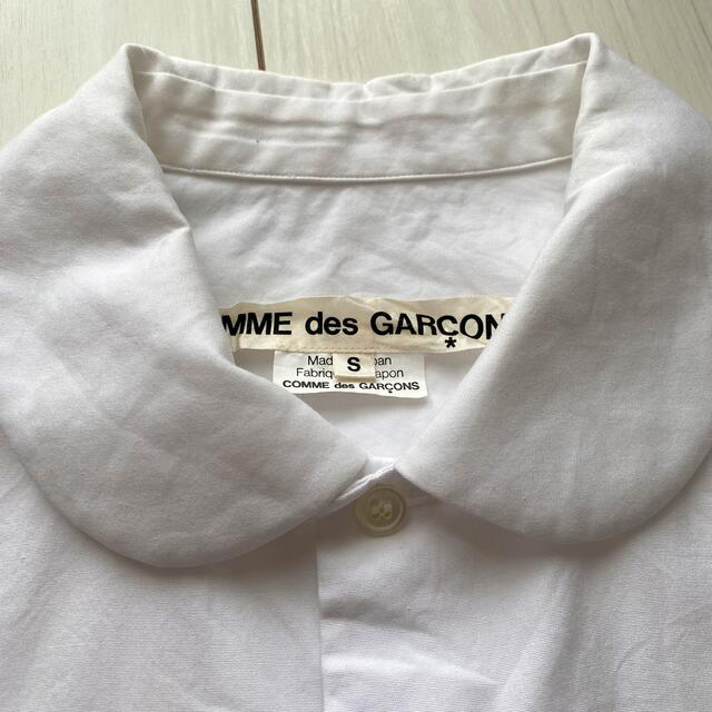 COMME des GARCONS(コムデギャルソン)のコムデギャルソン　ブラウス　白　長袖 レディースのトップス(シャツ/ブラウス(長袖/七分))の商品写真