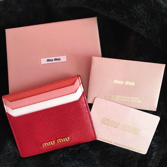 本日限定価格⭐️MIU MIU パスケース-