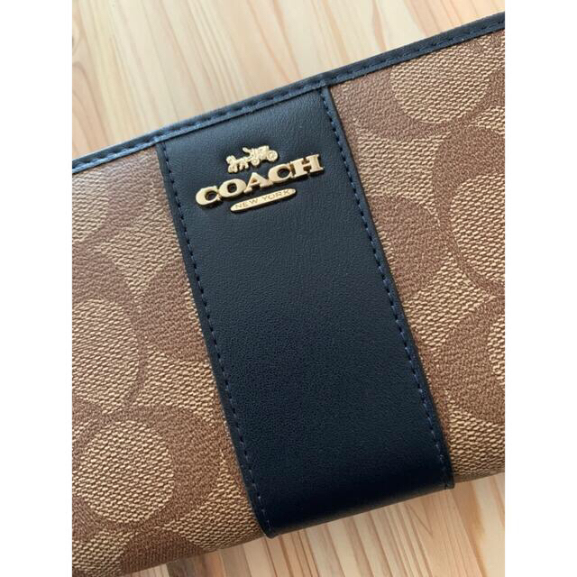 COACH(コーチ)のCOACH長財布F54630カーキシグネチャー×ブラック新品未使用品 レディースのファッション小物(財布)の商品写真