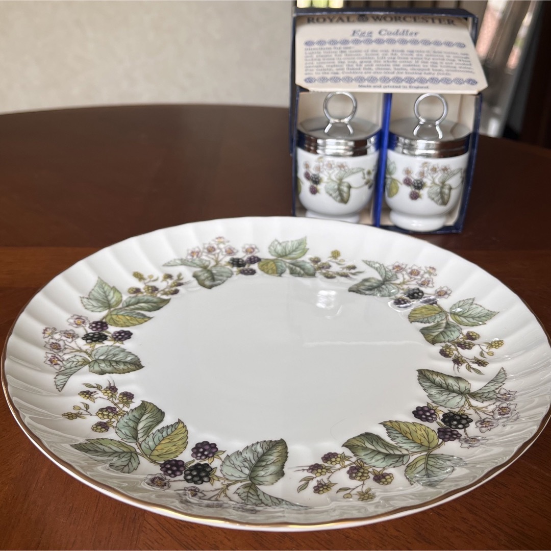 Royal Worcester(ロイヤルウースター)の【レア美品】ロイヤルウースター★ラビニア★オードブルプレート＆エッグコドラー インテリア/住まい/日用品のキッチン/食器(食器)の商品写真