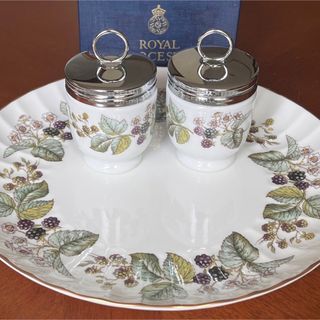 ロイヤルウースター(Royal Worcester)の【レア美品】ロイヤルウースター★ラビニア★オードブルプレート＆エッグコドラー(食器)