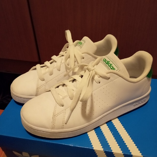 魅力的な あぁ様専用adidas アディダス ジュニア 22.5cm スニーカー