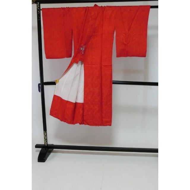 ＡＡアンティークお仕立て上がり正絹長襦袢　赤地に花、たてわく地紋 レディースの水着/浴衣(着物)の商品写真
