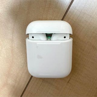 アップル(Apple)のApple airpods(ヘッドフォン/イヤフォン)