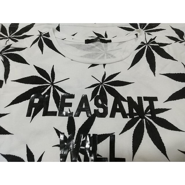 AZUL by moussy(アズールバイマウジー)のAZUL BY MOUSSY 総柄 プリント 半袖 Tシャツ Ｌサイズ 白 黒 メンズのトップス(Tシャツ/カットソー(半袖/袖なし))の商品写真