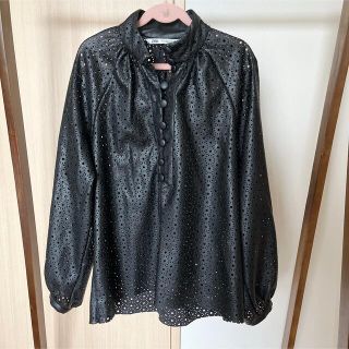 ザラ(ZARA)の☆専用☆ZARA / ザラ　パンチング フェイクレザーシャツ ブラウス トップス(シャツ/ブラウス(長袖/七分))