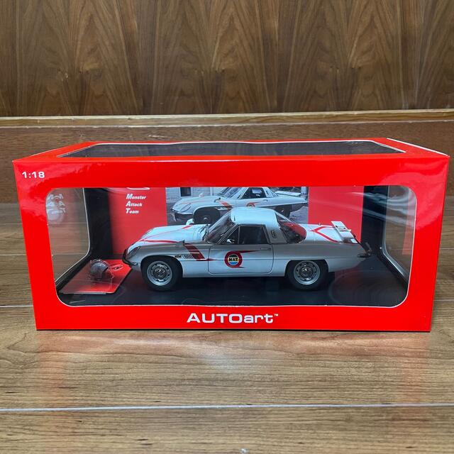 新品未開封 オートアート 1/18 帰ってきたウルトラマン マット