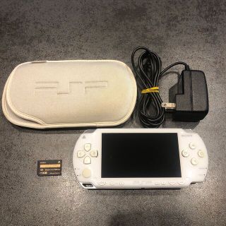 ソニー(SONY)のPSP本体　アダプター付き(携帯用ゲームソフト)