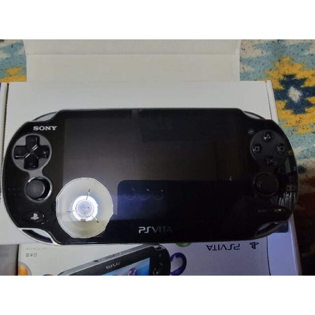PlayStation®Vita クリスタル・ブラック Wi-Fiモデル 4