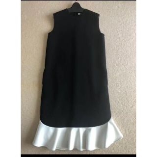 バーニーズニューヨーク(BARNEYS NEW YORK)の新品⭐︎yokochan Hem Ruffle Dress 40(ひざ丈ワンピース)