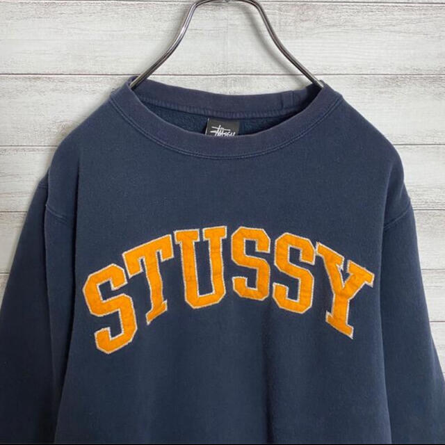 STUSSY   即完売モデルステューシーワッペンアーチロゴスウェット