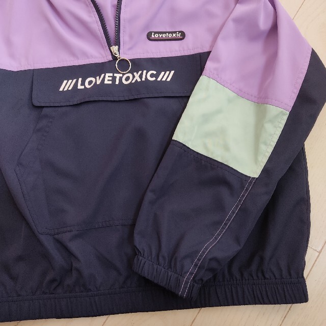 lovetoxic(ラブトキシック)のLovetoxic ナイロンパーカー キッズ/ベビー/マタニティのキッズ服女の子用(90cm~)(ジャケット/上着)の商品写真