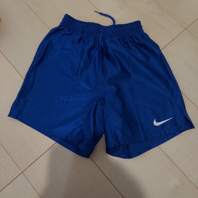 NIKE(ナイキ)のNIKE　ハーフパンツ　サッカー　スポーツ　サイズ130-140　ブルー スポーツ/アウトドアのサッカー/フットサル(ウェア)の商品写真