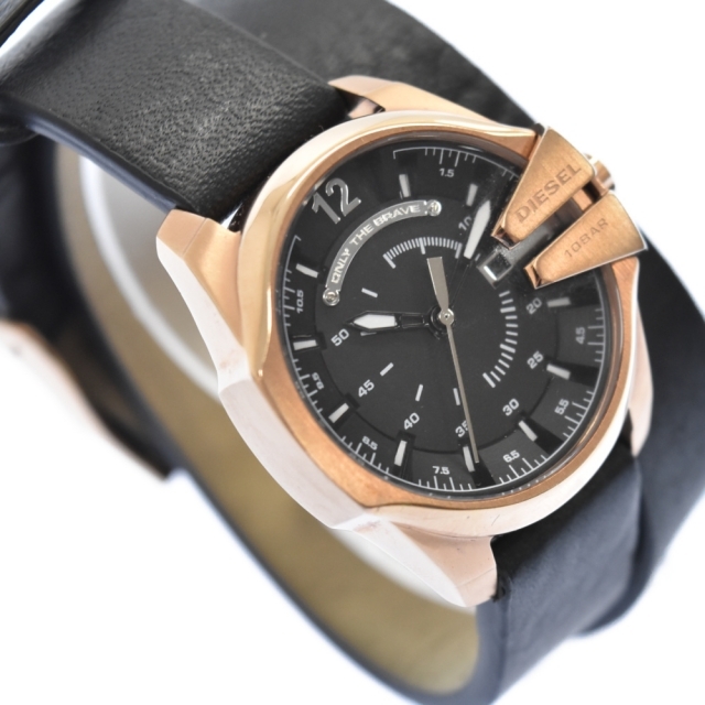 DIESEL(ディーゼル)のDIESEL ディーゼル リストウォッチ Mega Chief メガチーフ 腕時計 DZ4344 ブラック×ゴールド メンズの時計(腕時計(アナログ))の商品写真