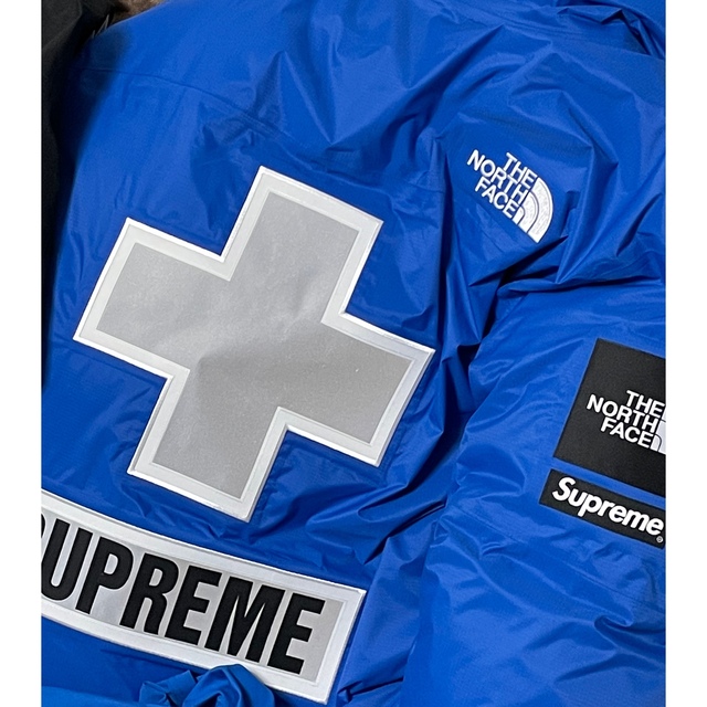 Supreme(シュプリーム)のsupreme ノースフェイス　バルトロ　定価以下 メンズのジャケット/アウター(ダウンジャケット)の商品写真