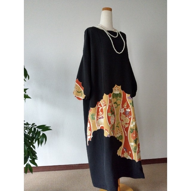 留袖のAラインワンピース　着物リメイク レディースのフォーマル/ドレス(ロングドレス)の商品写真