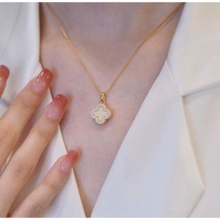 ヴァンクリーフアンドアーペル(Van Cleef & Arpels)のフラワーモチーフネックレス(ネックレス)