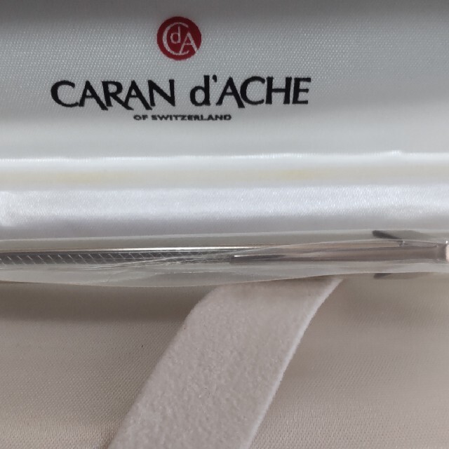 CARAN d'ACHE(カランダッシュ)のカランダッシュ　ボールペン未使用未開封 インテリア/住まい/日用品の文房具(ペン/マーカー)の商品写真