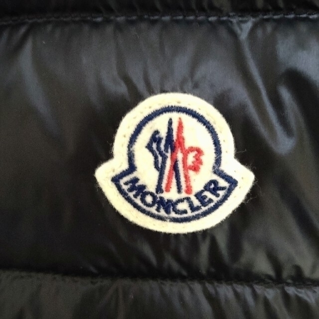 MONCLER(モンクレール)の□3月末までの期間限定価格□　MONCLER　ダウン メンズのジャケット/アウター(ダウンベスト)の商品写真