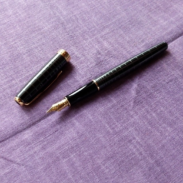 Parker(パーカー)のパーカー  ソネット SONET ダークグレイGT 万年筆 18K F インテリア/住まい/日用品の文房具(ペン/マーカー)の商品写真