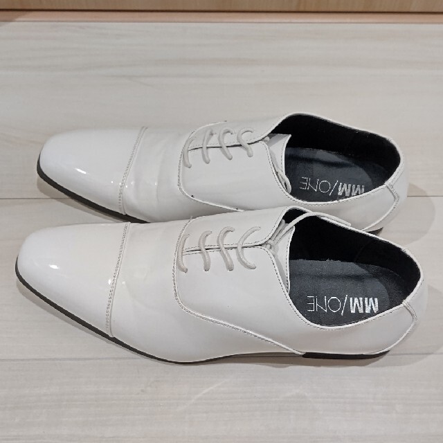 ホワイトエナメルシューズ メンズの靴/シューズ(ドレス/ビジネス)の商品写真