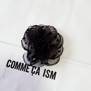 コムサイズム(COMME CA ISM)のCOMME CA ISM コサージュ(ブローチ/コサージュ)