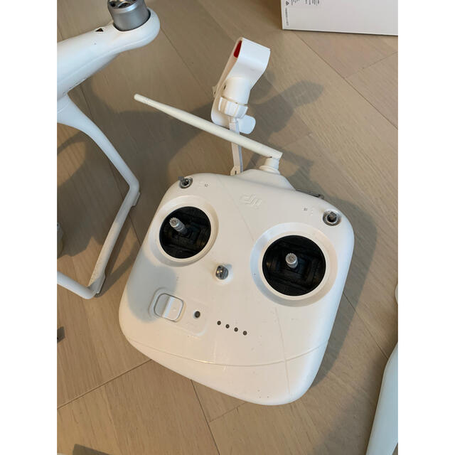 phantom(ファントム)の【訳あり】PHANTOM3 スタンダード　ドローン エンタメ/ホビーのおもちゃ/ぬいぐるみ(ホビーラジコン)の商品写真