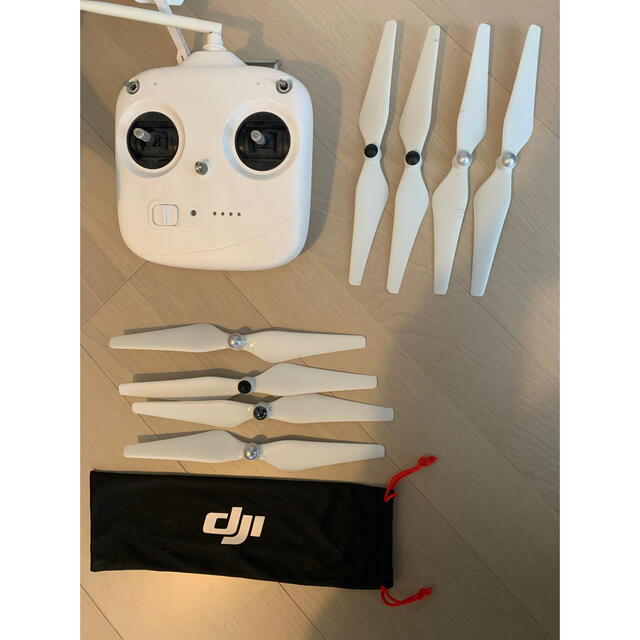 phantom(ファントム)の【訳あり】PHANTOM3 スタンダード　ドローン エンタメ/ホビーのおもちゃ/ぬいぐるみ(ホビーラジコン)の商品写真