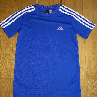 アディダス(adidas)のアディダス　サッカー　ティシャツ　140センチ(Tシャツ/カットソー)