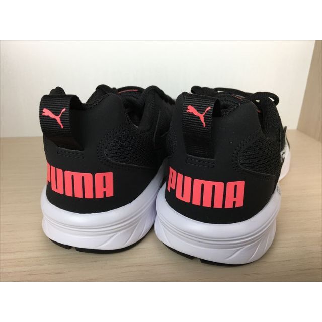 PUMA(プーマ)のプーマ NRGYラプチャー スニーカー 靴 22,5cm 新品 (1064) レディースの靴/シューズ(スニーカー)の商品写真
