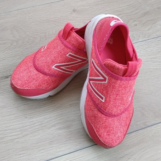 New Balance(ニューバランス)のニューバランス 18.5cm スニーカー キッズ スリッポン キッズ/ベビー/マタニティのキッズ靴/シューズ(15cm~)(スニーカー)の商品写真