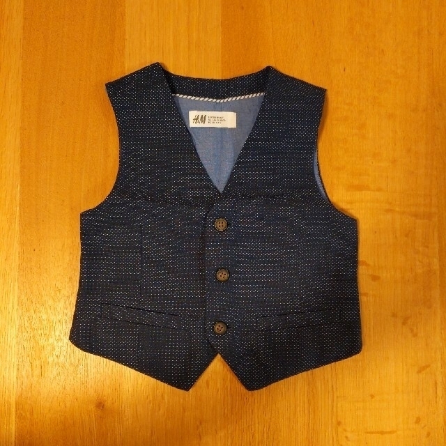 H&M(エイチアンドエム)のコットンスーツベストEUR104 キッズ/ベビー/マタニティのキッズ服男の子用(90cm~)(ドレス/フォーマル)の商品写真