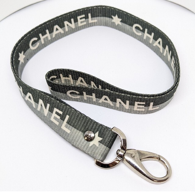 美品　CHANEL　シャネル　レア物　ストラップ　カード　スマホ　ネックホルダー付属品特にありません