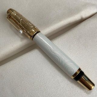 モンブラン(MONTBLANC)のMont Blanc ボエム パールホワイト×ゴールド　ボールペン(ペン/マーカー)