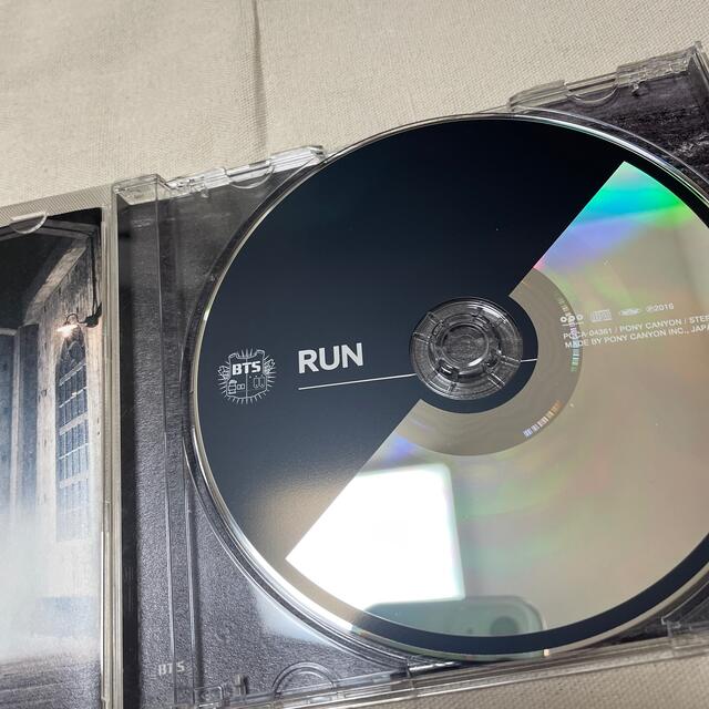防弾少年団(BTS)(ボウダンショウネンダン)のrun cd エンタメ/ホビーのCD(K-POP/アジア)の商品写真