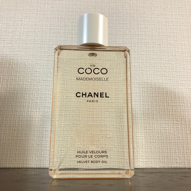 CHANEL(シャネル)の【値下げ】ココマドモアゼル　ヴェルヴェット　ボディオイル コスメ/美容のボディケア(ボディオイル)の商品写真