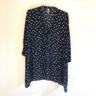 ザラ(ZARA)のZARA/ザラ　ドット柄レトロブラウス　ビッグシルエット　抜け感(シャツ/ブラウス(半袖/袖なし))