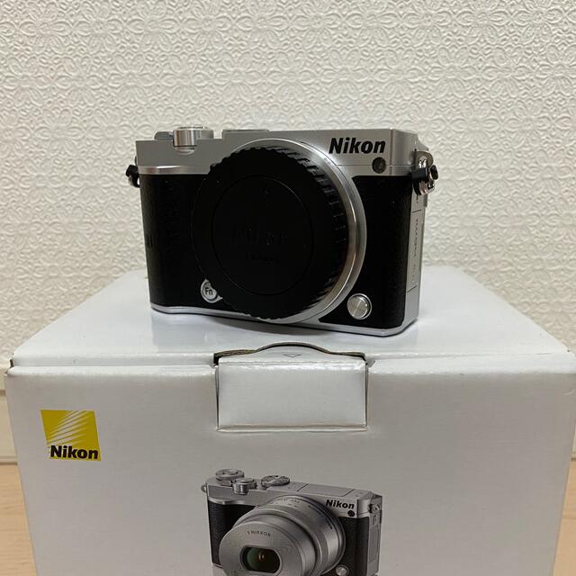 【超美品フルセット】Nikon  ミラーレス一眼カメラ Nikon 1 J5カメラ