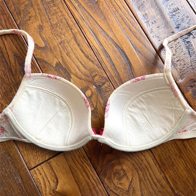 新品！intimissimi ブラジャー 3点セット！レディース ランジェリー レディースの下着/アンダーウェア(ブラ)の商品写真