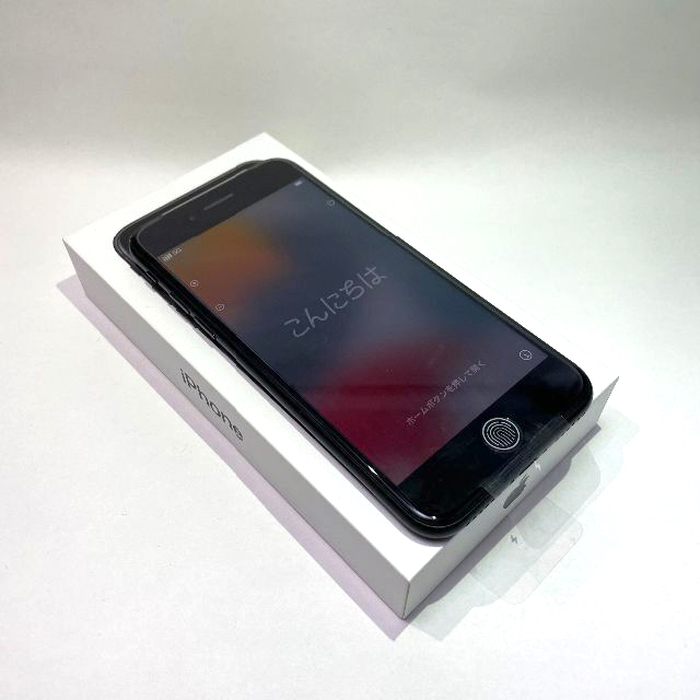 iPhone(アイフォーン)の限定割引 新品未使用 iPhone SE3 SIMフリー 64GB ミッドナイト スマホ/家電/カメラのスマートフォン/携帯電話(スマートフォン本体)の商品写真