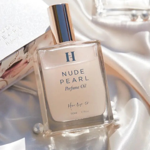 Her lip to(ハーリップトゥ)のher lip to  Perfume Oil - Nude Pearl- コスメ/美容の香水(香水(女性用))の商品写真