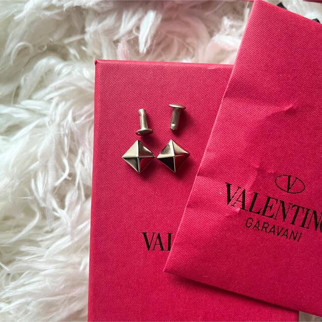 VALENTINO(ヴァレンティノ)の【専用】VALENTINO  ロックスタッズ ブレスレット レディースのアクセサリー(ブレスレット/バングル)の商品写真